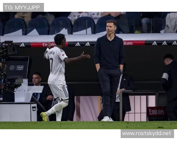 足球明星惨遭骗局损失一亿背后的真相与教训