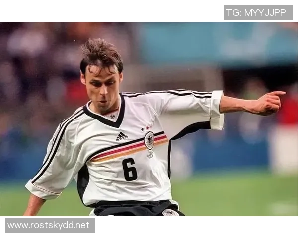 足球明星背后的童年故事揭示他们如何从小孩成长为传奇球员